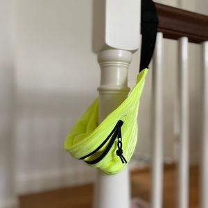 Neon yellow Triangl fanny pack